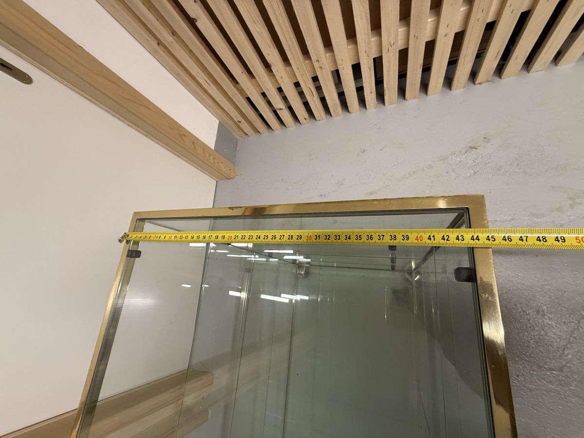 Scaffali: Elegante Glasvitrine auf Rollen - abschliessbar – Usato da Wittnau venduto da Rewachen 7