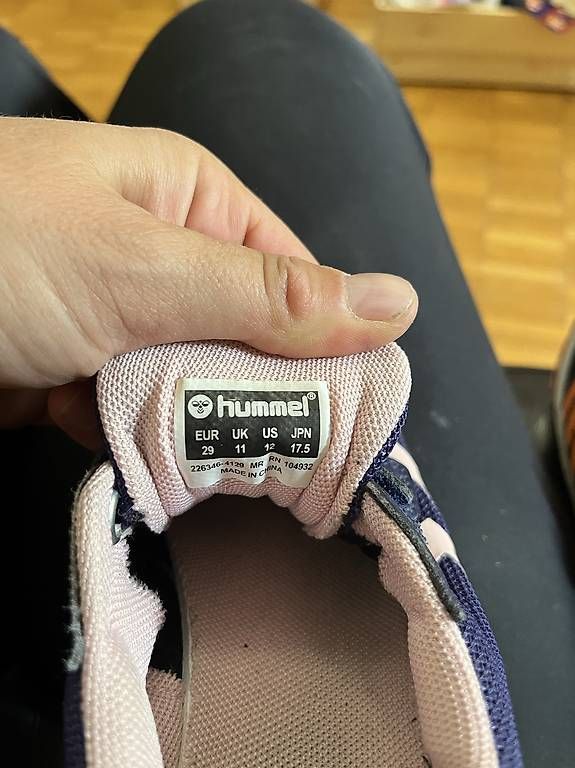 Schuhe für Jungen: Hallenschuhe Turnschuhe Hummel – Gebraucht aus Baden von blueanastasia 2
