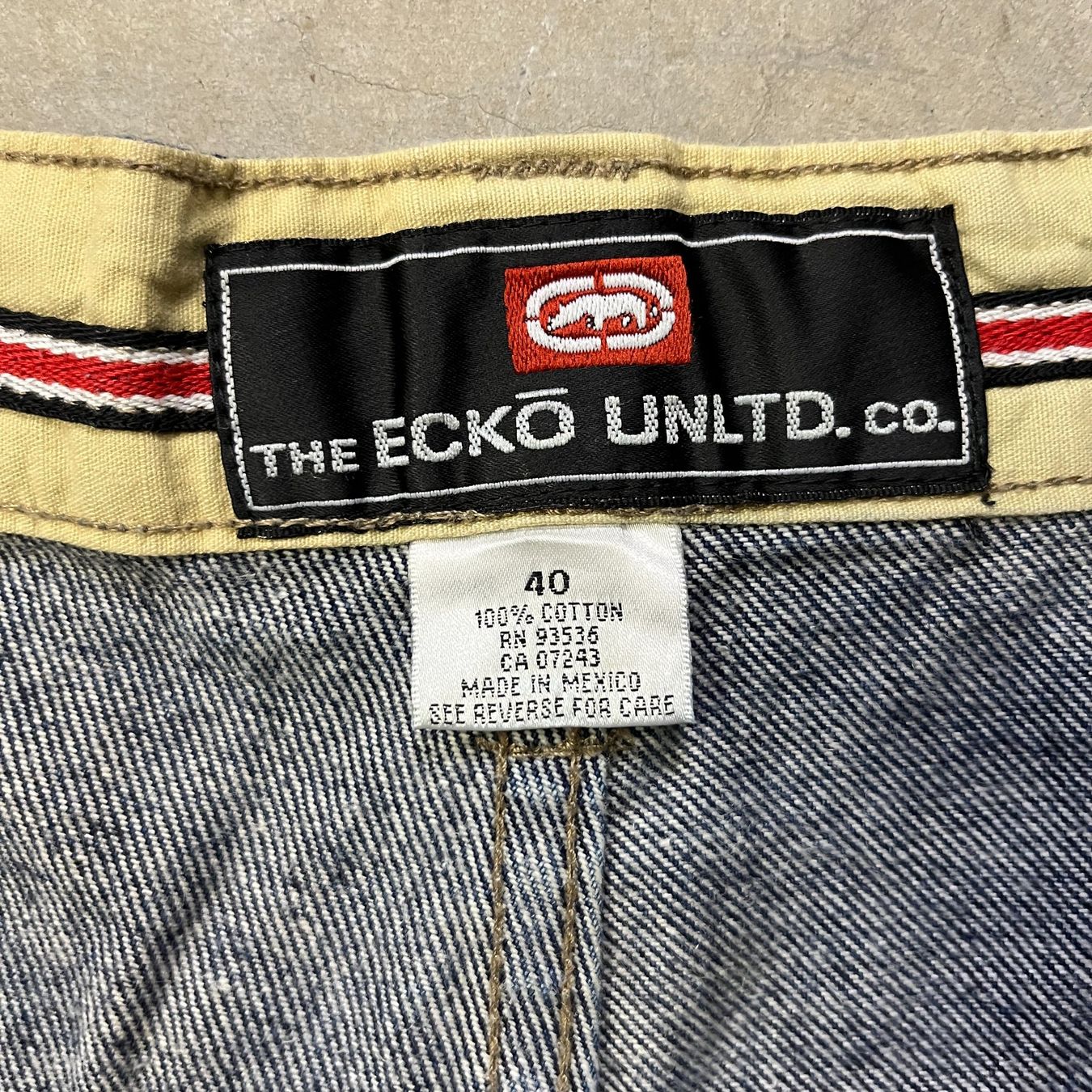 Ecko Pantaloni: Vintage Ecko Unltd Jorts (40US) – Usato da Chamoson venduto da Sapoloshop 2