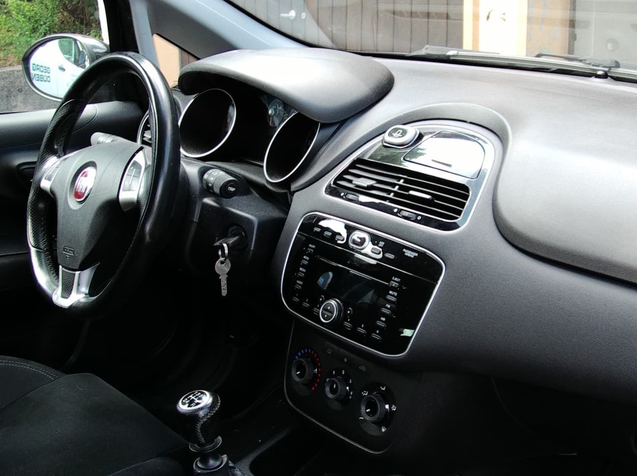 Fiat Automobili: Fiat Punto 1.2 8 V Schwarz – Usato da Dübendorf venduto da cricio 2