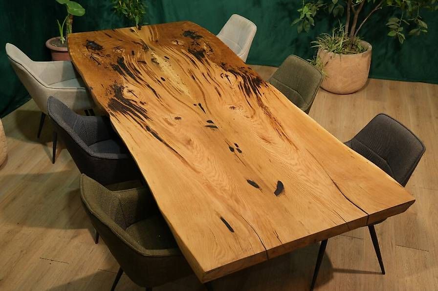 Tavoli: Unikat aus Eiche - Der Esstisch mit Charakter – Usato da Walchwil venduto da Swissdesign_Haag 3