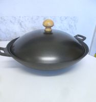 WOK-Pfanne aus Gusseisen, neu - Geschenk: Kochbuch auf Deuts