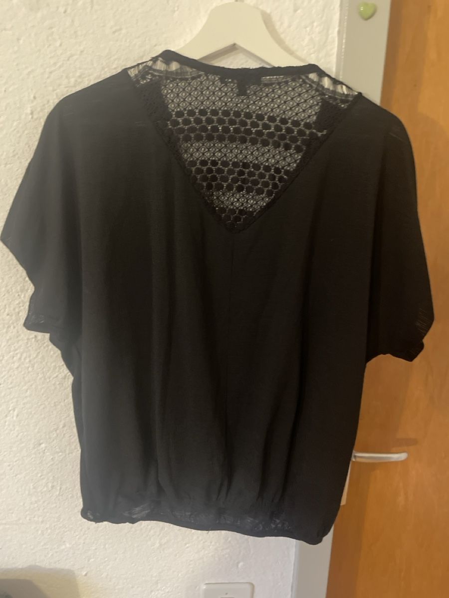 Tuniche: Tunique noire dentelle, taille L – Usato da Les Breuleux venduto da nin_9msn 2