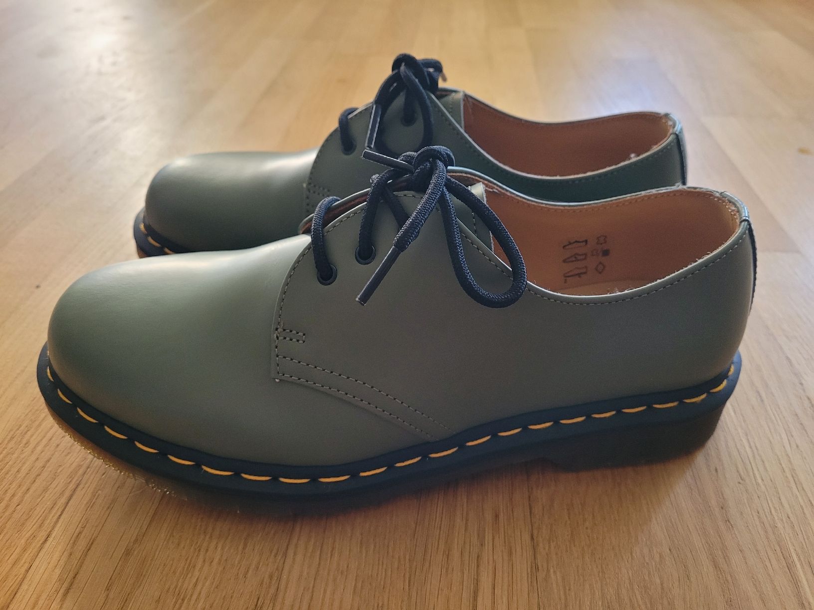 Dr. Martens Scarpe da uomo: Dr. Martins 1461 Khaki Green – Nuovo e nell'imballaggio originale da Ostermundigen venduto da nad_y9mv