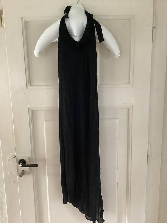 Vestiti: Robe noire près du corps, S – Usato da Pully venduto da san_b2w6 1