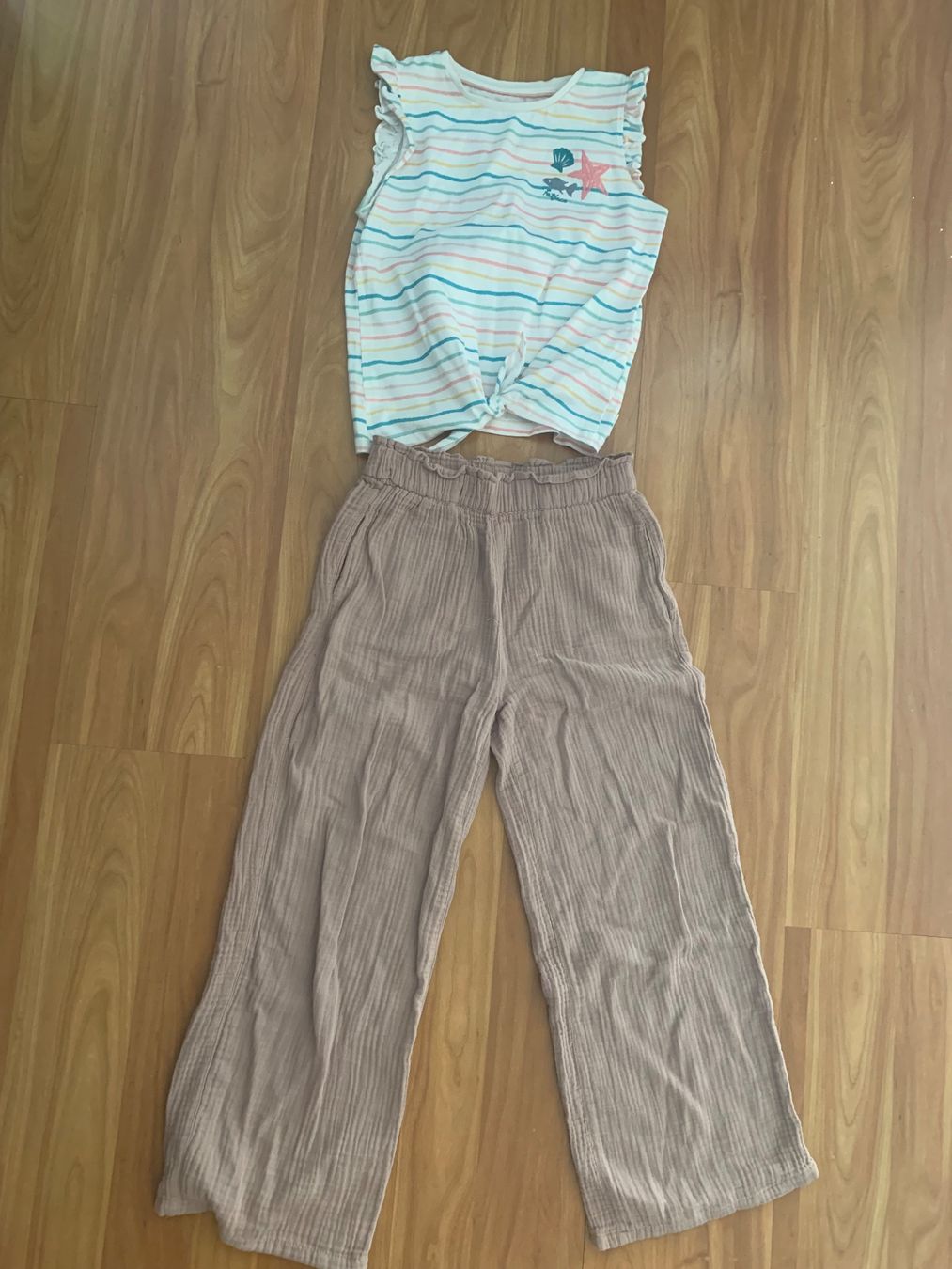 Lotti & Set di vestiti: Mädchen Kleider Set Grösse 140-146 – Usato da Ettingen venduto da evs_6w9m