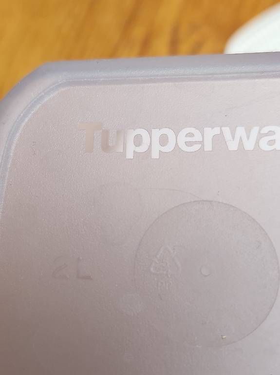 Tupperware Contenitori & Simili: Tupperware Slim Krug Rot 2L – Nuovo (secondo la descrizione) da Gstaad venduto da Kuhstall-2026 1