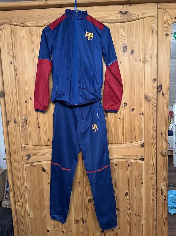 Leibchen & Hosen: FC Barcelona Trainer – Gebraucht aus Lütisburg von Tweety77