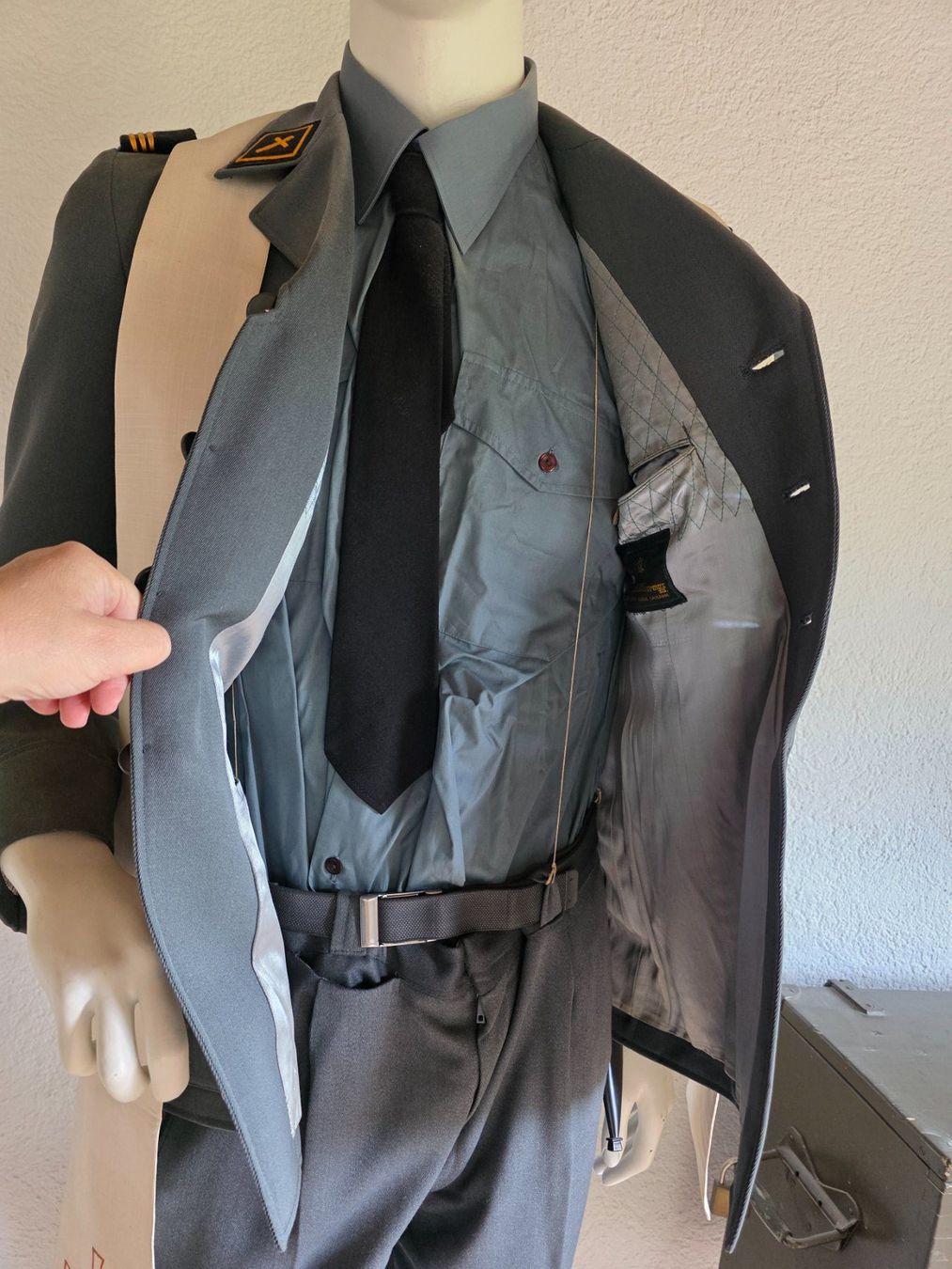Schweizer Armee Uniformen: CH Armee Uniform Priester / Armeeseelsorger mit Feldaltar – Gebraucht aus Obermumpf von oiskypoisky 2