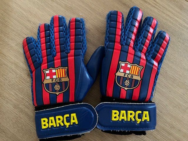 Guanti: Torwarthandschuhe Barca Gr 3 – Usato da Arlesheim venduto da JSBS