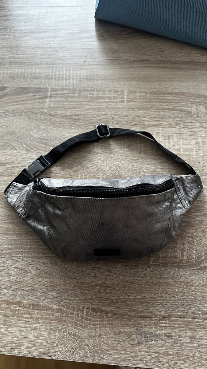 Superdry Taschen für Damen: Superdry Bauchtasche / Gürteltasche – Gebraucht aus Winterthur von -BeHappy24-
