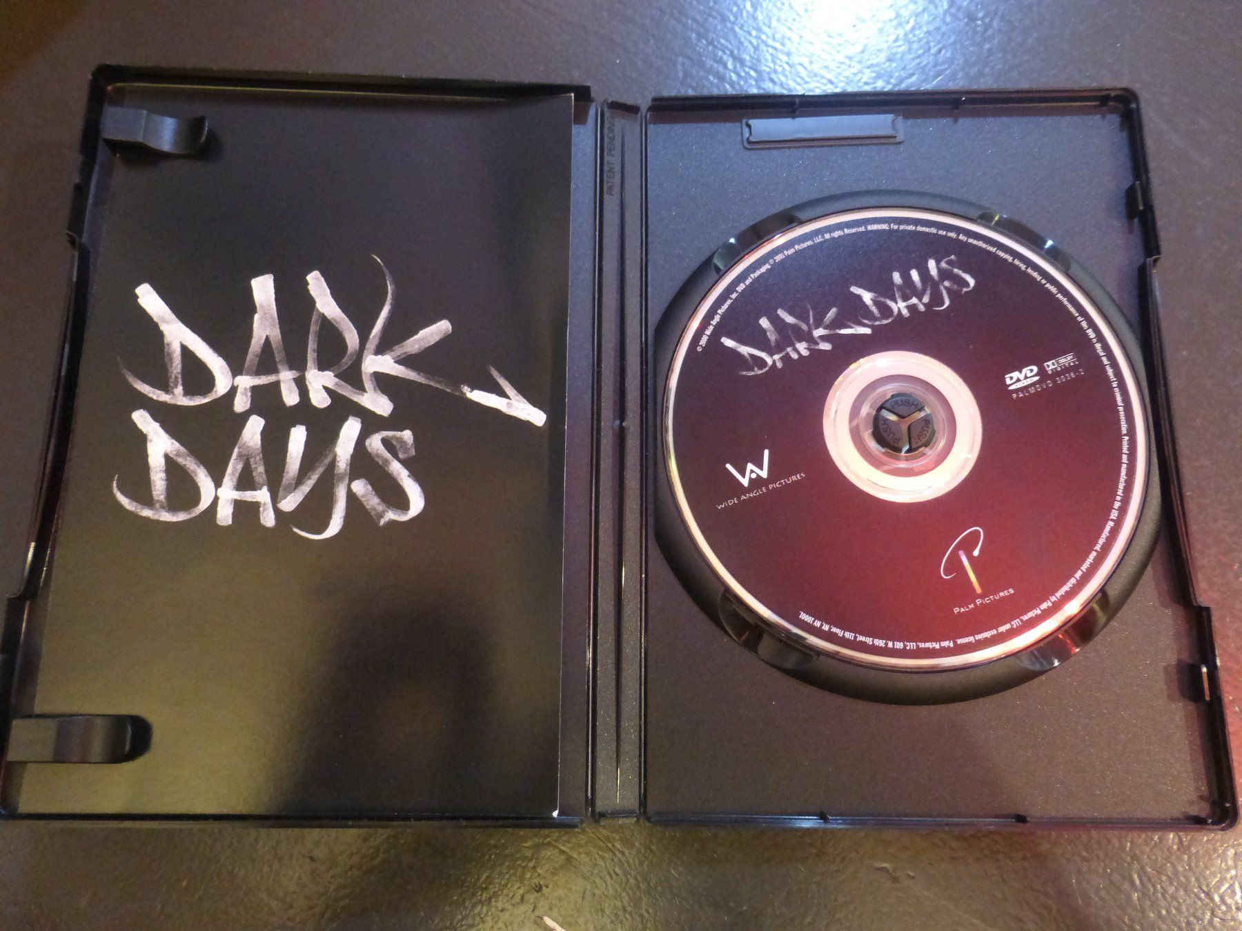 Tutti i DVDs: Dark Days Dokumentation DVD – Usato da Zumikon venduto da psisound 5