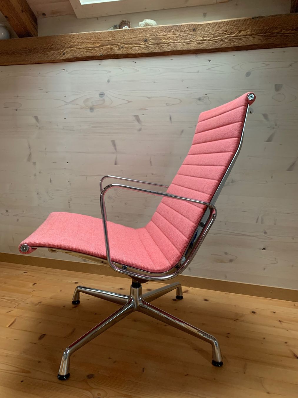 Vitra Poltrone: SESSEL EAMES EA 115 VITRA – Usato da Winterthur venduto da fristab 1