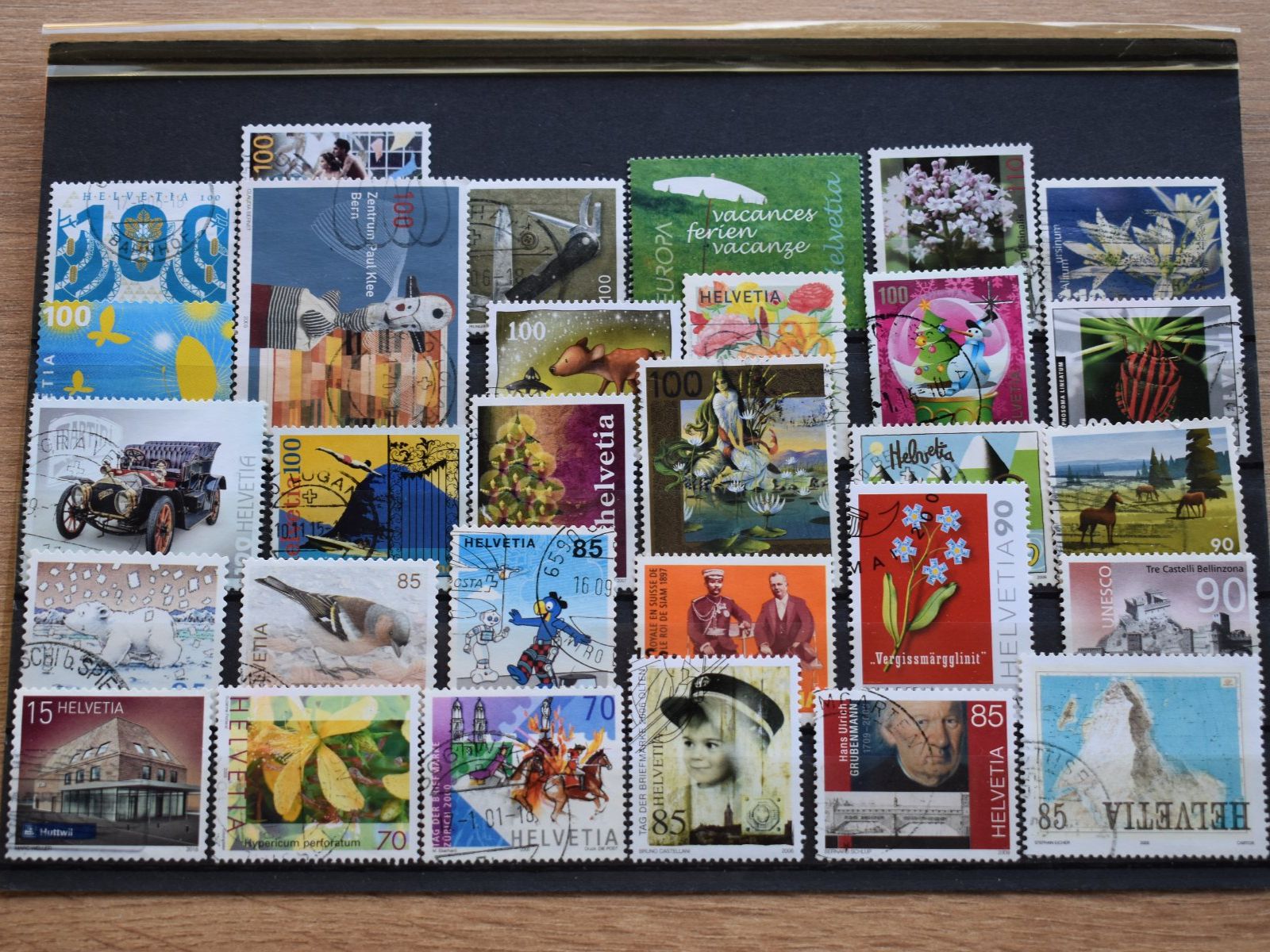 Tutti i francobolli: 30 neuere Briefmarken gestempelt  B0707G – Usato da Bettingen venduto da Gluscht-Oase