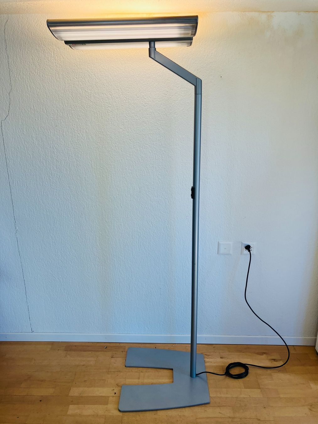 Lampade: Waldmann Design Stehleuchte EOS DVS 455P Stehlampe – Usato da Fislisbach venduto da Promo 7