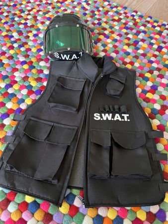 SUPER DÉGUISEMENT SWAT TEAM T 5-10 ans TRÈS BON ÉTAT