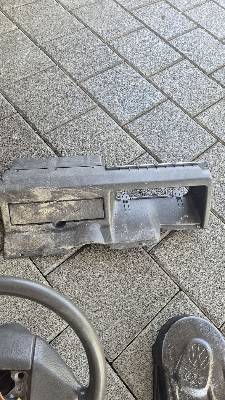 Volkswagen Tutti pezzi di ricambio auto: Vw Golf 2 Originalteile – Usato da Buttisholz venduto da inf_9fvt 7