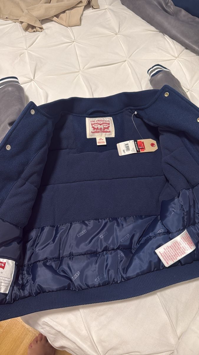 Vestes: Levis Jacke – Neuf avec emballage d'origine à Basel par nl5_6bbx 1