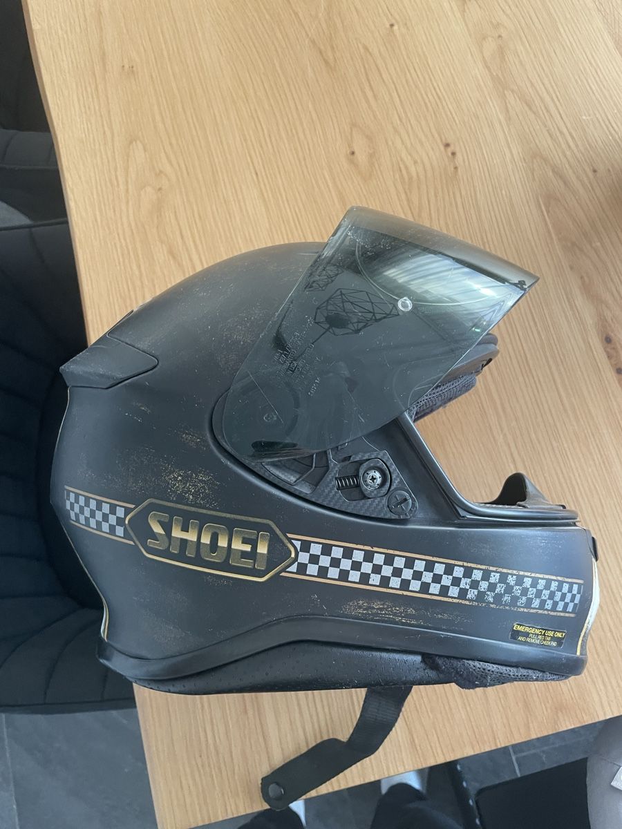 Shoei Caschi & visiere: Shoei Motorradhelm mit Visier – Usato da Schwerzenbach venduto da coccanella 1