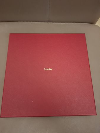 Élégant foulard carrée de soie Cartier neuf, motif panthère 