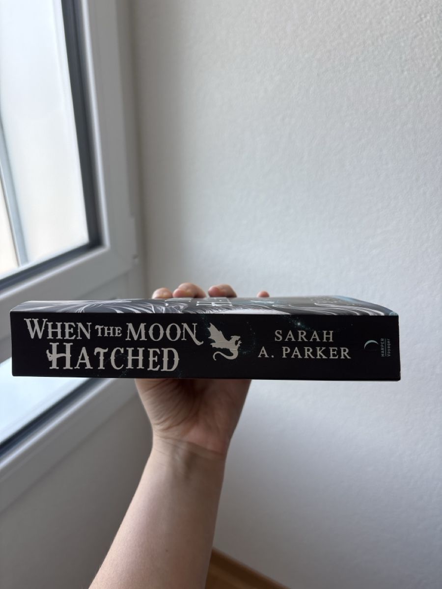 Bücher: When the Moon Hatched by Sarah A. Parker – Gebraucht aus Chêne-Bougeries von ste_g7lt 1