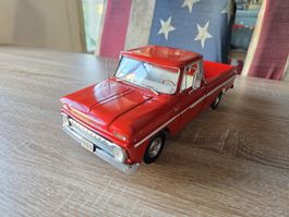 65'Chevrolet C10 Stepside Pick Up 1:18 SunStar
