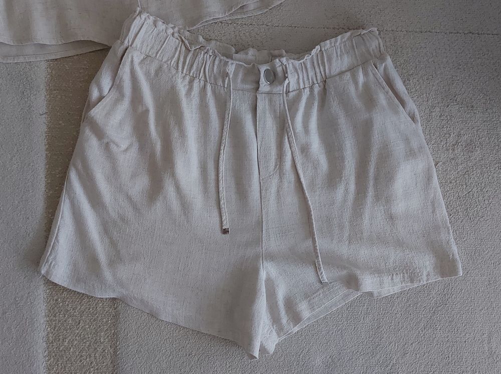 Stradivarius Lotti di vestiti: Stradivarius Set - Bluse & Shorts - Viskose/Leinen Gr L – Usato da Bern venduto da dia_yv66 4