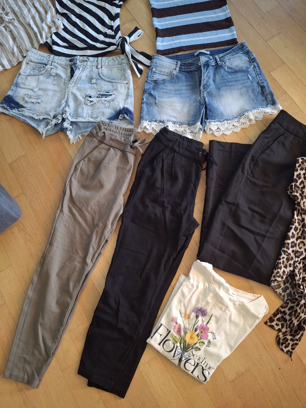 Lotti di vestiti: tolles Sommerkleiderpaket – Usato da Adligenswil venduto da Raju 1