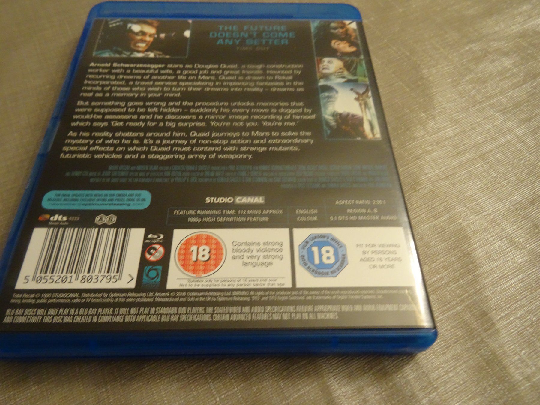 Tutti i DVDs: Total Recall - Schwarzenegger - Blu-ray UK ENGLISCH – Usato da Olten venduto da Disc-Verkauf 2
