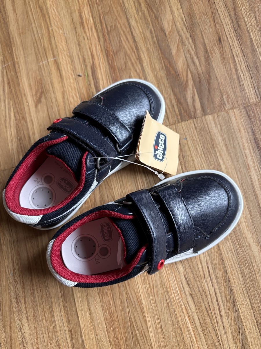 Chicco Scarpe per ragazzi: Chicco Kinderschuhe. Gr. 24. Neu! – Nuovo (secondo la descrizione) da Luzern venduto da lor_x8hx 2