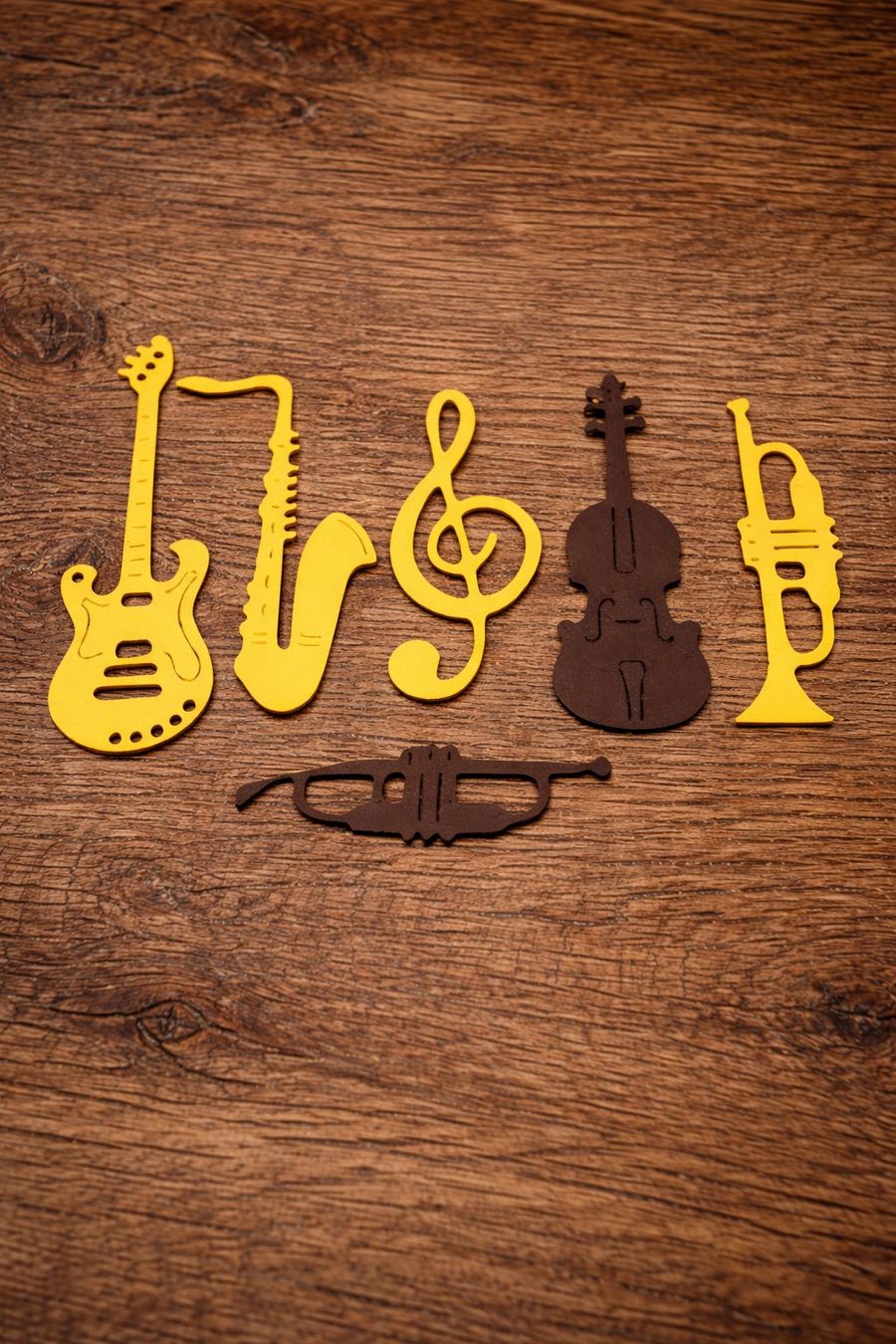 Schablonen: Neues Stanzschablonen-Set Musikinstrumente – Neu und originalverpackt aus Effretikon von wenuss