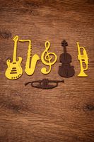 Neues Stanzschablonen-Set Musikinstrumente