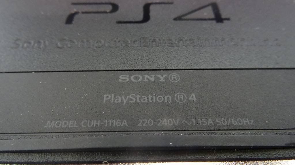 Sony Console: Sony PlayStation 4 500 GB HD – Usato da Reinach BL venduto da colmarer 2