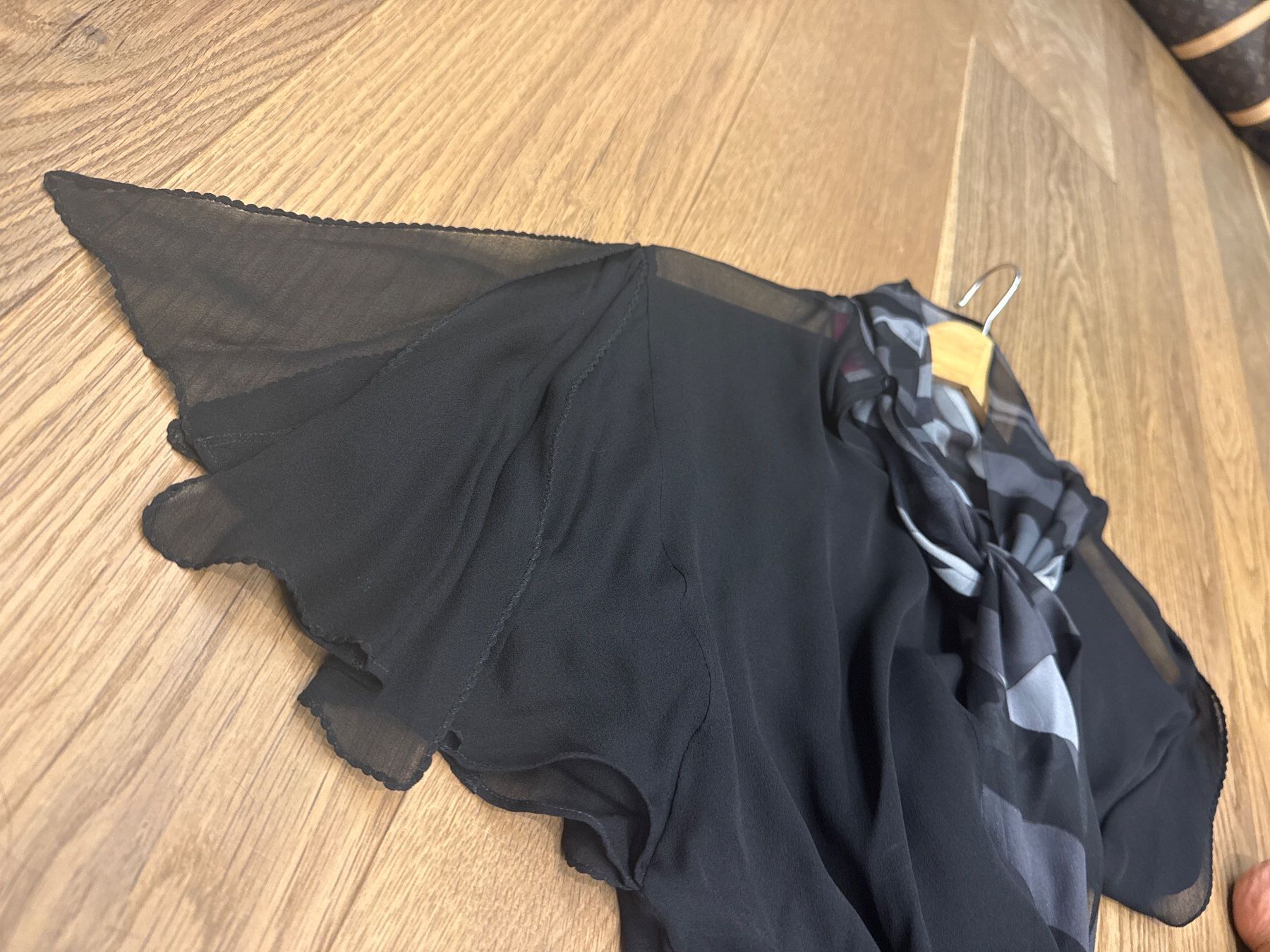 Emilio Pucci Chemisiers: PUCCI sheer black blouse with neck tie – D'occasion à Bäch SZ par jfog 4
