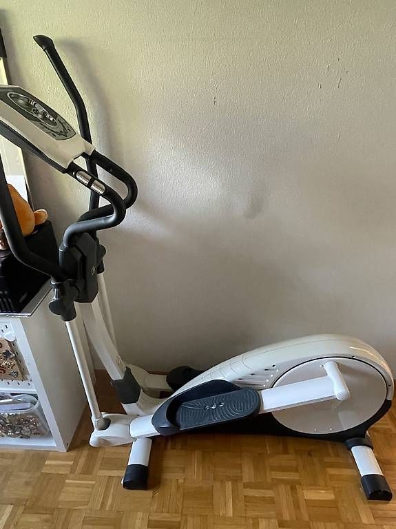 Kettler Hometrainer: Kettler Mondo LE Crosstrainer / Elliptical – Usato da Zürich venduto da FelineArtisan 1