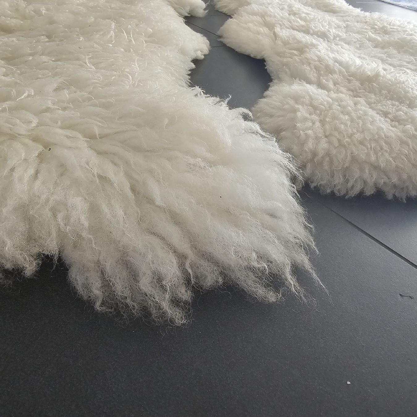 Tappeti: 2x Schaffeli 110 cm Sheepskin Rugs – Usato da Matten b. Interl venduto da Vanilla8 4