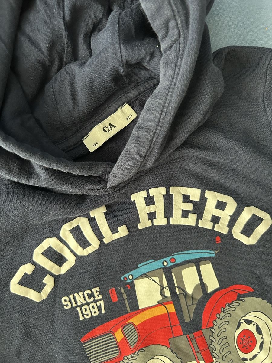 C&A Pulls et sweat-shirts: Pullover / Hoodie Gr. 134 – D'occasion à Frauenfeld par manuburg 1
