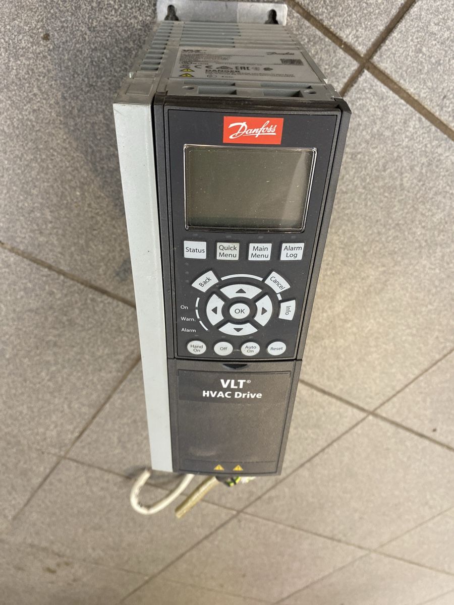 Danfoss Konverter: Danfoss VLT HVAC Drive 2.2kW – Gebraucht aus Brugg AG von nr1 1