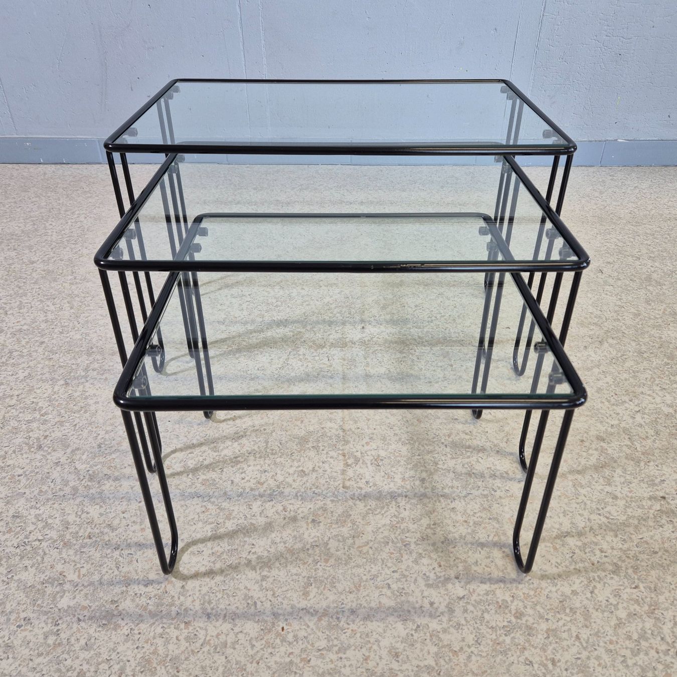 Tavoli: 1980 Wire Nesting Tables, Satztisch, Coffee-Table Glastische – Usato da Nottwil venduto da Wondewa-Shop 1
