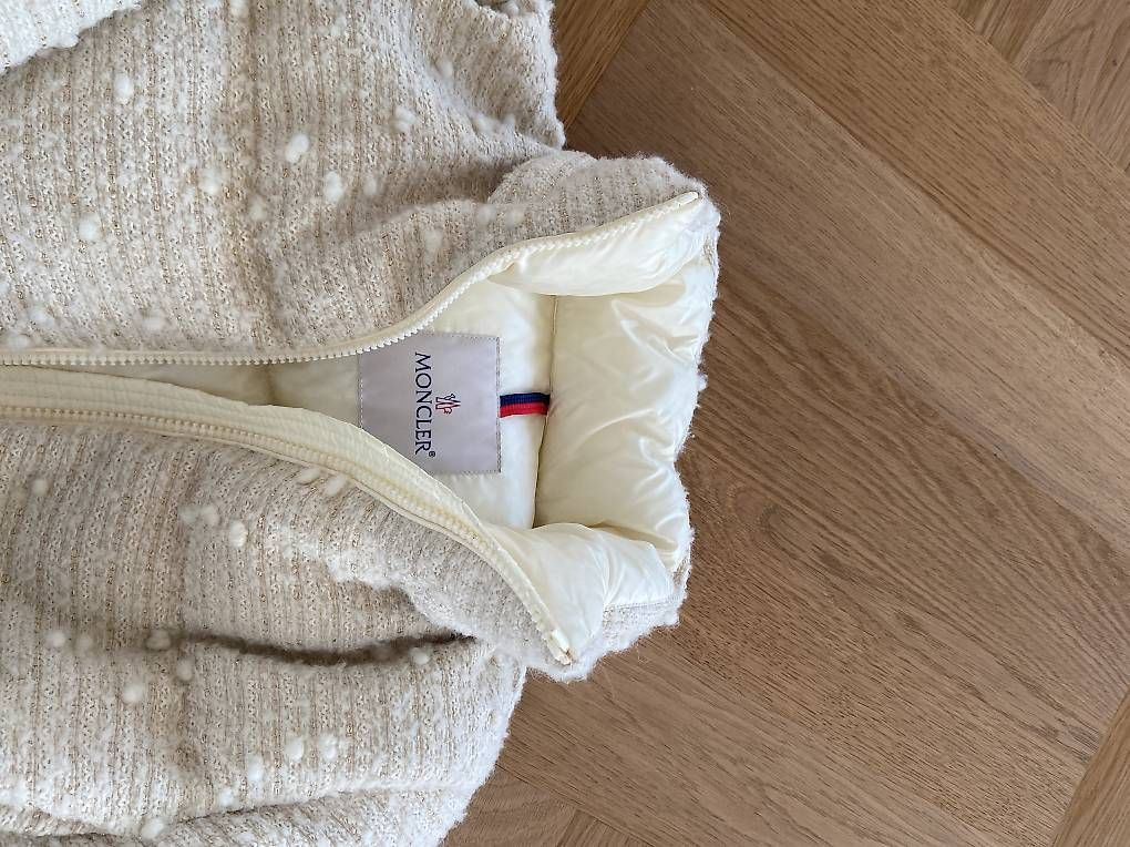 Jacken: Moncler Daunenjacke – Gebraucht aus Uitikon Waldegg von lapagy 3