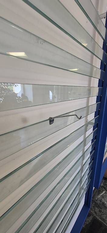 Allestimento di negozi e stand fieristici: Présentoir à lunettes – Usato da Ropraz venduto da AdrienMonnier 1