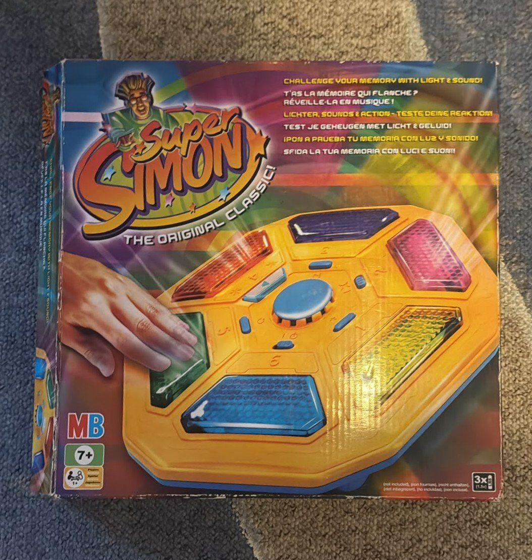 Jouets: Super Simon en boite annee 2000 – D'occasion à Martigny par Piepie77zoo