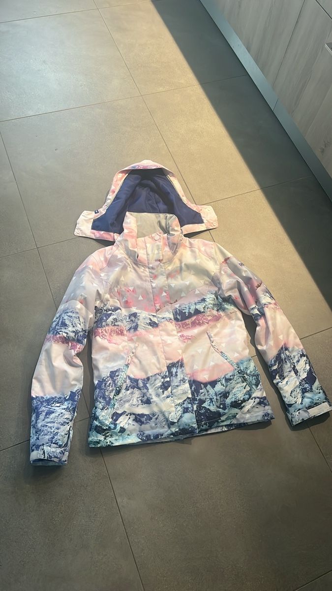 Roxy Jacken: Stylische Snowboardjacke Grösse L – Gebraucht aus Thun von pri_655z