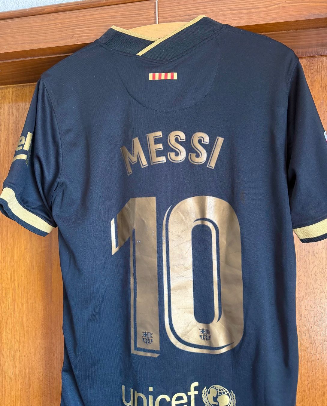 Nike Canottiere & Pantaloni: FC Barcelona Trikot Messi #10, Gr. M – Usato da Walchwil venduto da BackstageBruder 4