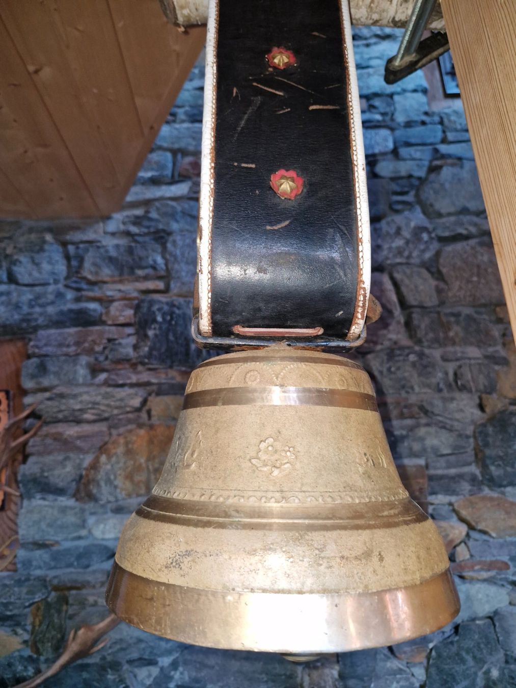 Glocken & Treicheln: Glocke Treichel – Gebraucht aus Guarda von rue_bpd7 4