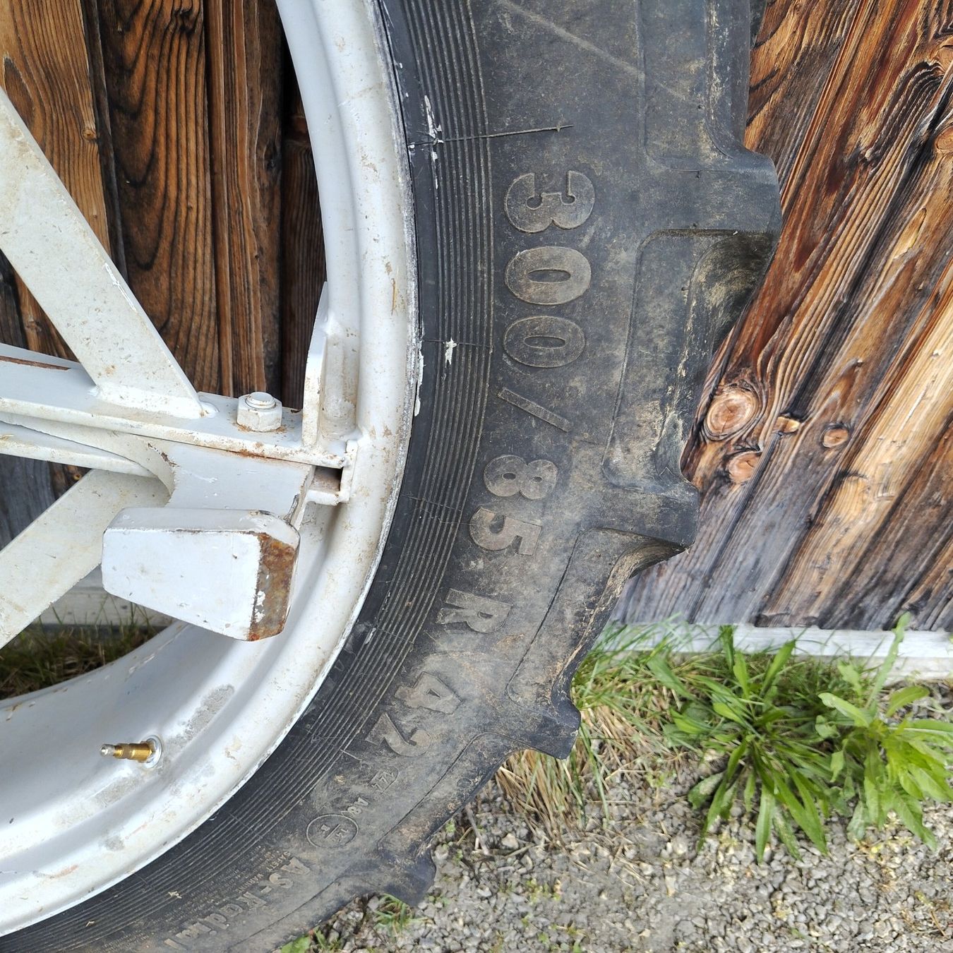 Pneumatici & Ruote complete: Doppelrad 300/85 R42 – Usato da Herisau venduto da kobiza 3