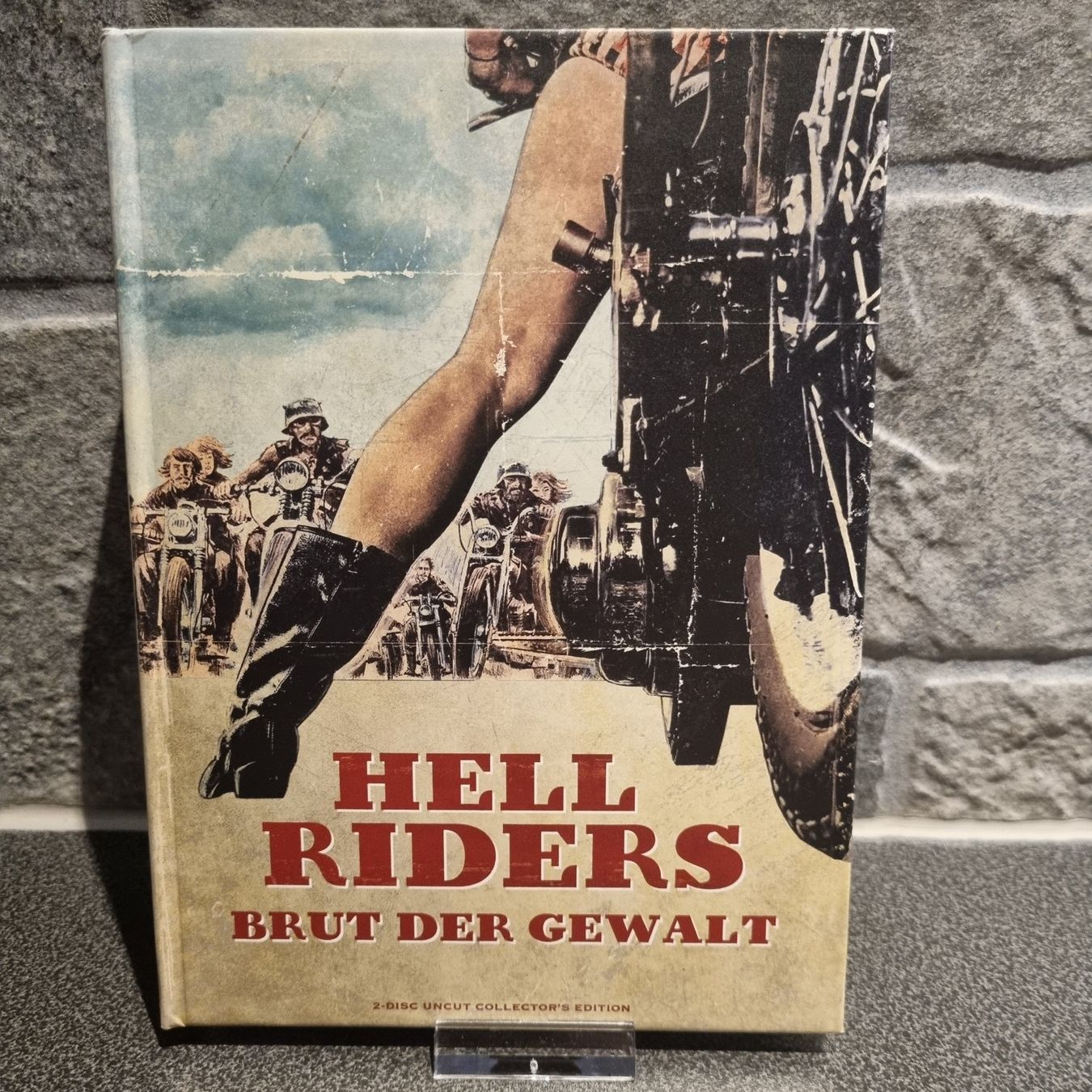 Tutti i DVDs: Hell Riders Blu-Ray+DVD Cover A - Mediabook - uncut – Nuovo (secondo la descrizione) da Bremgarten AG venduto da Mediensammler24