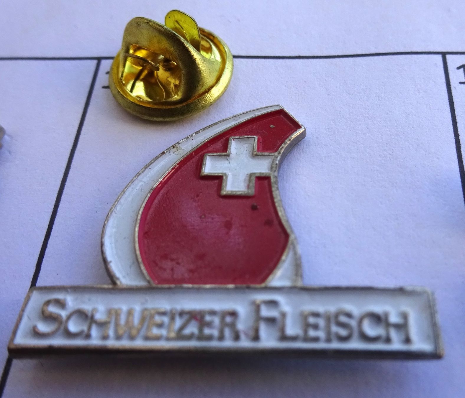 Plaquettes & Badges: Pin Schweizer Fleisch Schüfeli – D'occasion à Utzenstorf par BUtter81