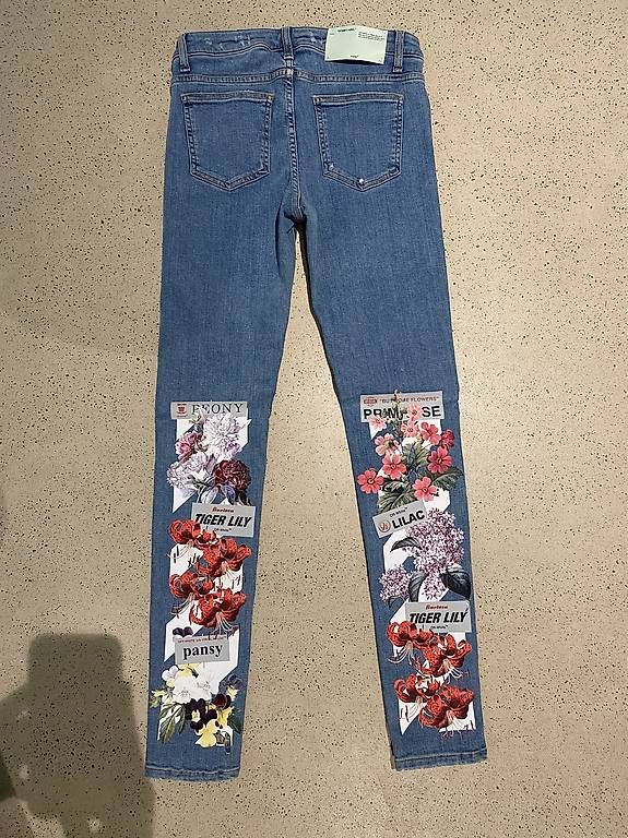 Jeans: Off-White Jeans Floral Print – Usato da Wattenwil venduto da flu_6v27 1