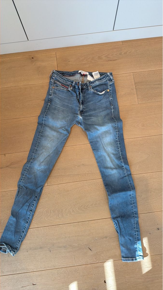 Tommy Hilfiger Jeans: Tommy Jeans Gr. 33/34 – Usato da Oftringen venduto da LikeiT